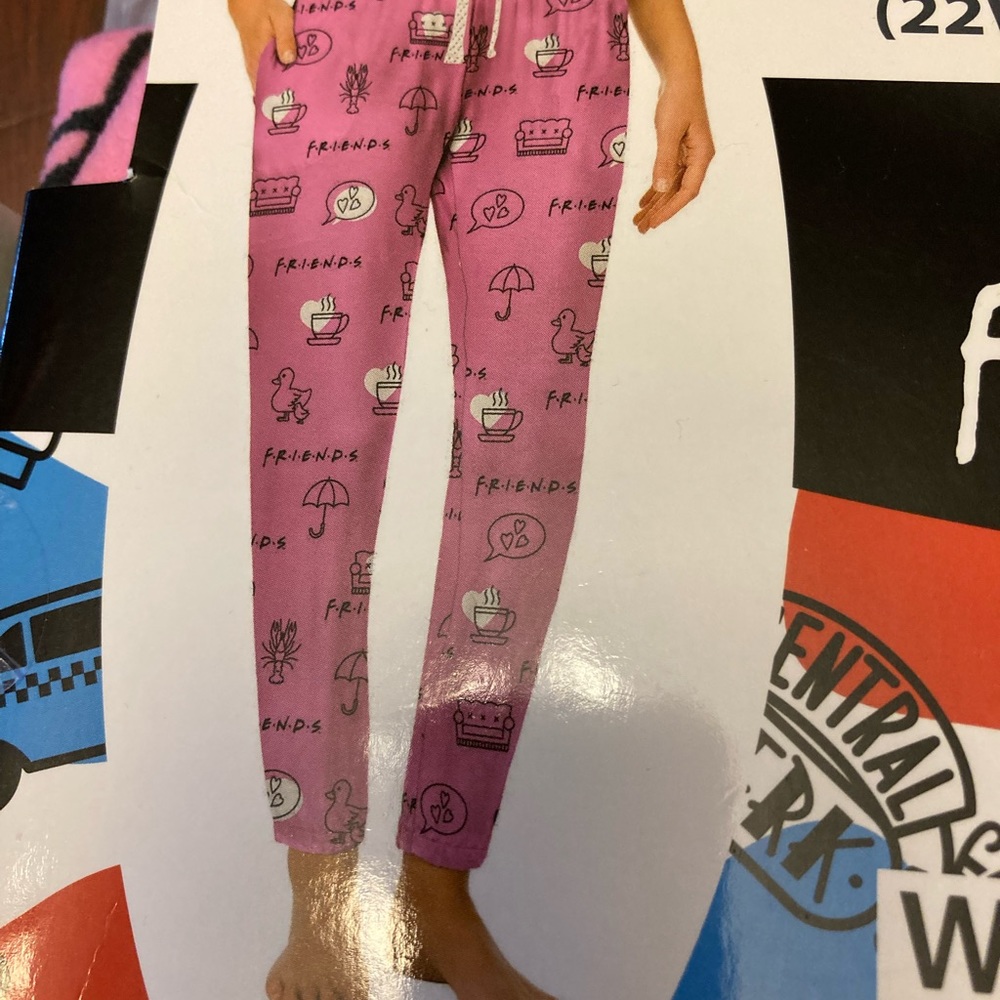 Warner Bros. F.R.I.E.N.D.S sleep joggers with POCKETS size 3X (22W-24W) - Picture 2 of 3